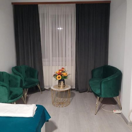 Hôtel Zenlux à Iasi Extérieur photo