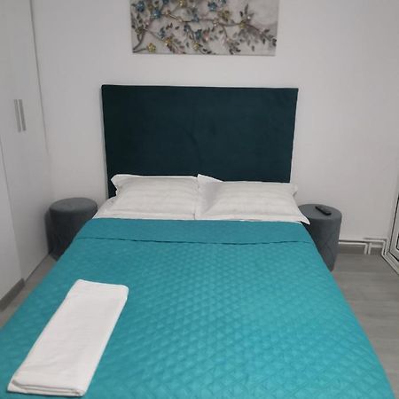 Hôtel Zenlux à Iasi Extérieur photo