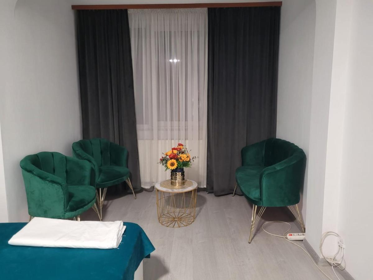 Hôtel Zenlux à Iasi Extérieur photo