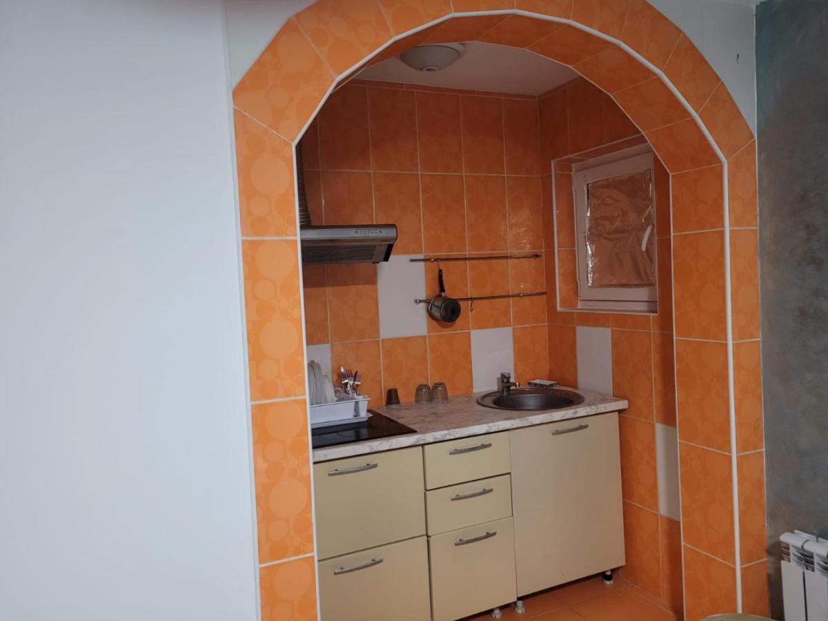 Hôtel Zenlux à Iasi Extérieur photo